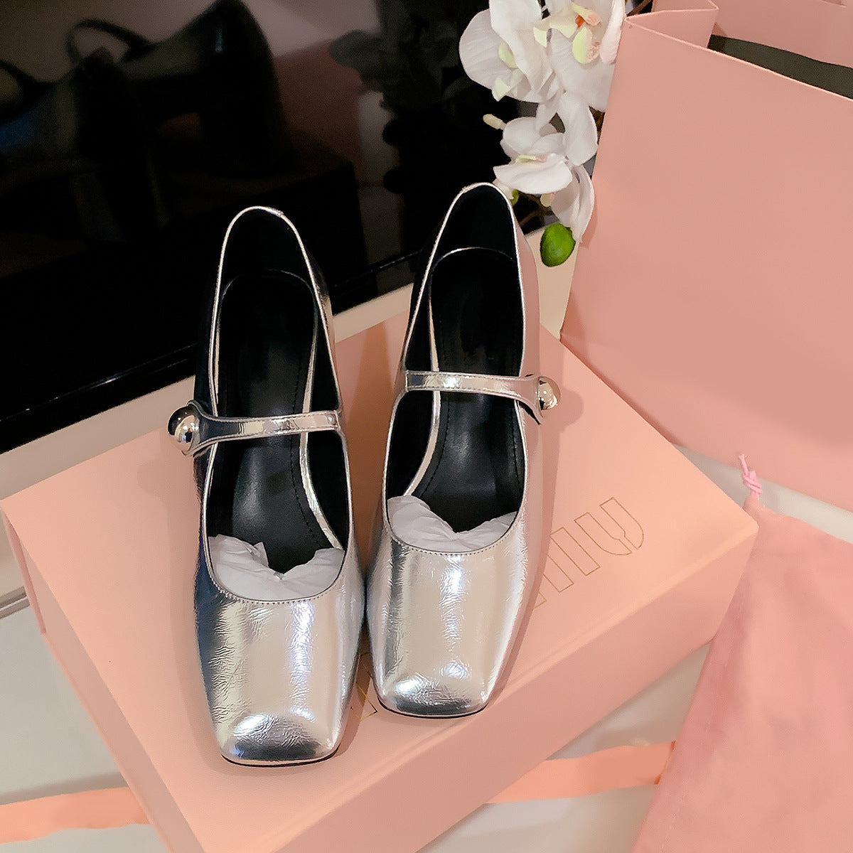 Naisten Quadro-Toe Mary Jane Ballerinat tyylikkäällä metallic-pinnoitteella Luvik