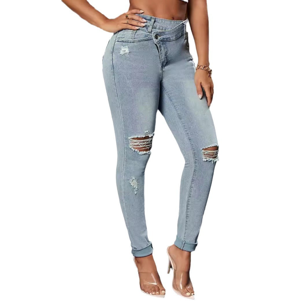 Naisten farkut muodikkaassa skinny-fit -mallissa, jossa on destroyed-yksityiskohtia ja rento casual-tyyli Luvik