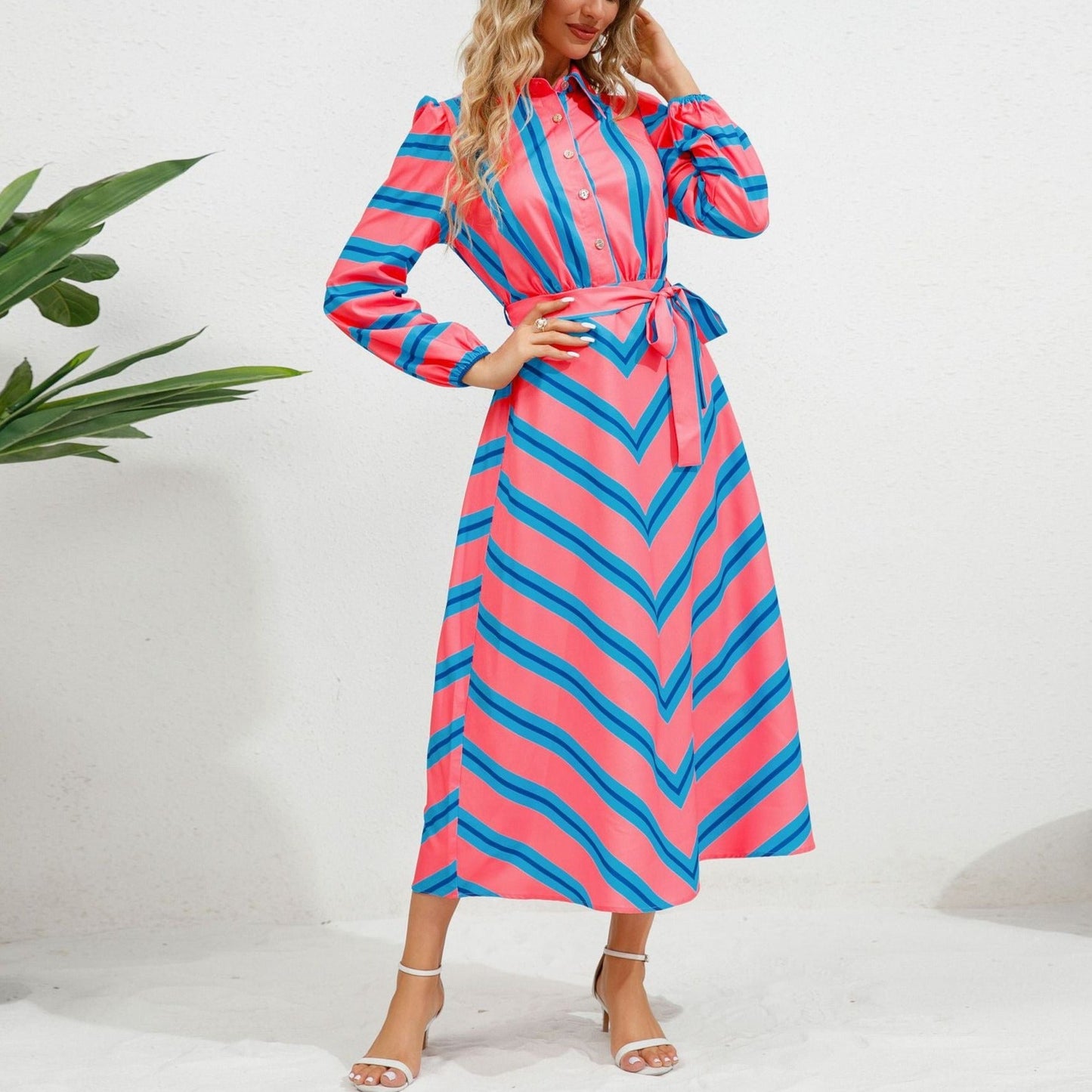 Luvik | Elegant Cardigan Mekko nappikoristeilla