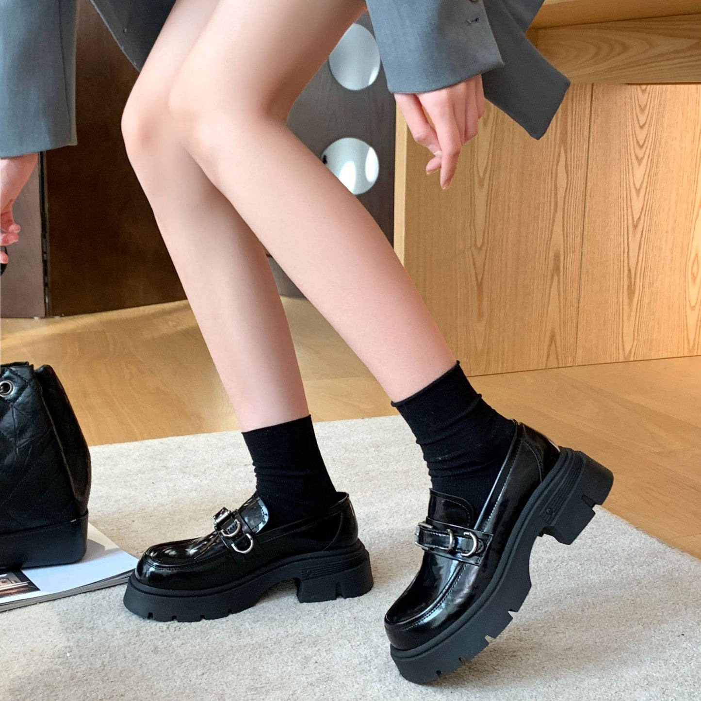 Naisten Chunky Alustava Loafer koristeellisella soljella Luvik
