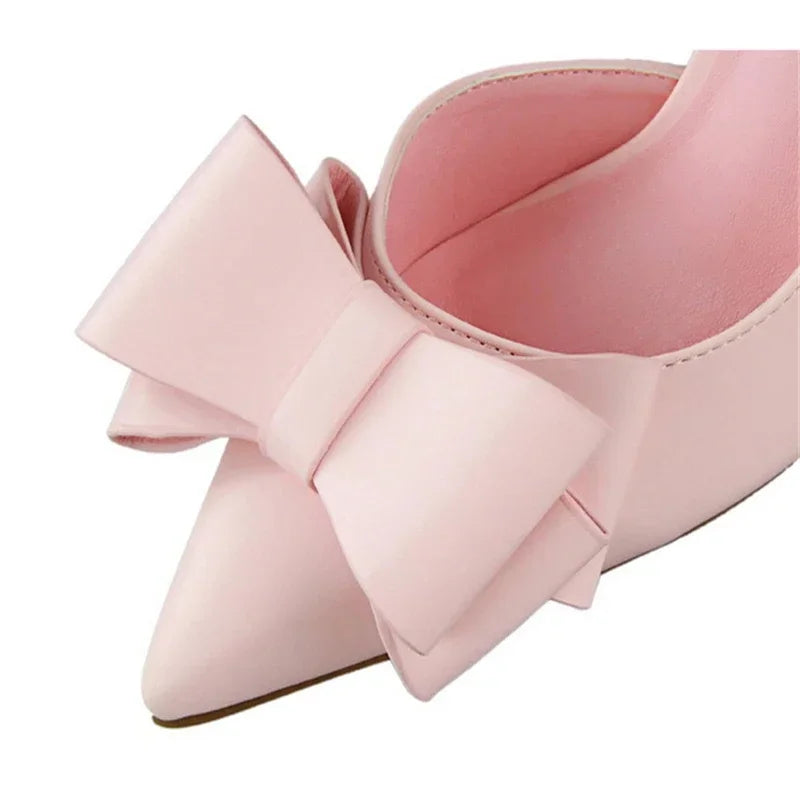 Luvik | Sormus pikkusormessani Stiletto