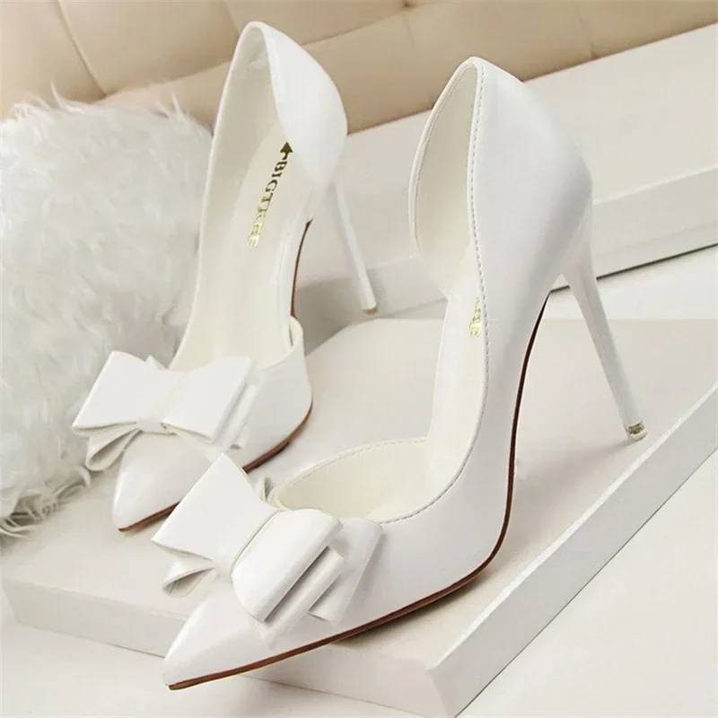 Luvik | Sormus pikkusormessani Stiletto