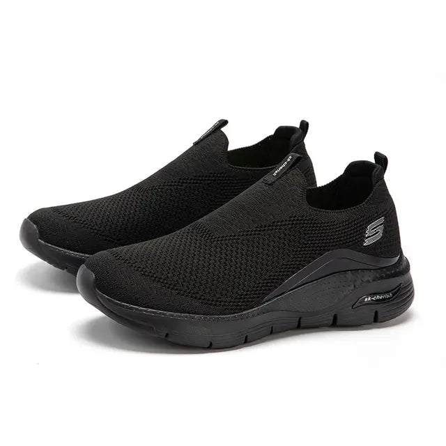 Luvik | Mukavat Mustat Slip on Sneaker