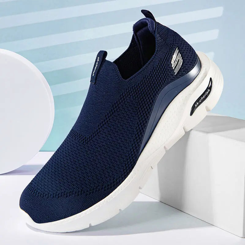 Luvik | Mukavat Mustat Slip on Sneaker