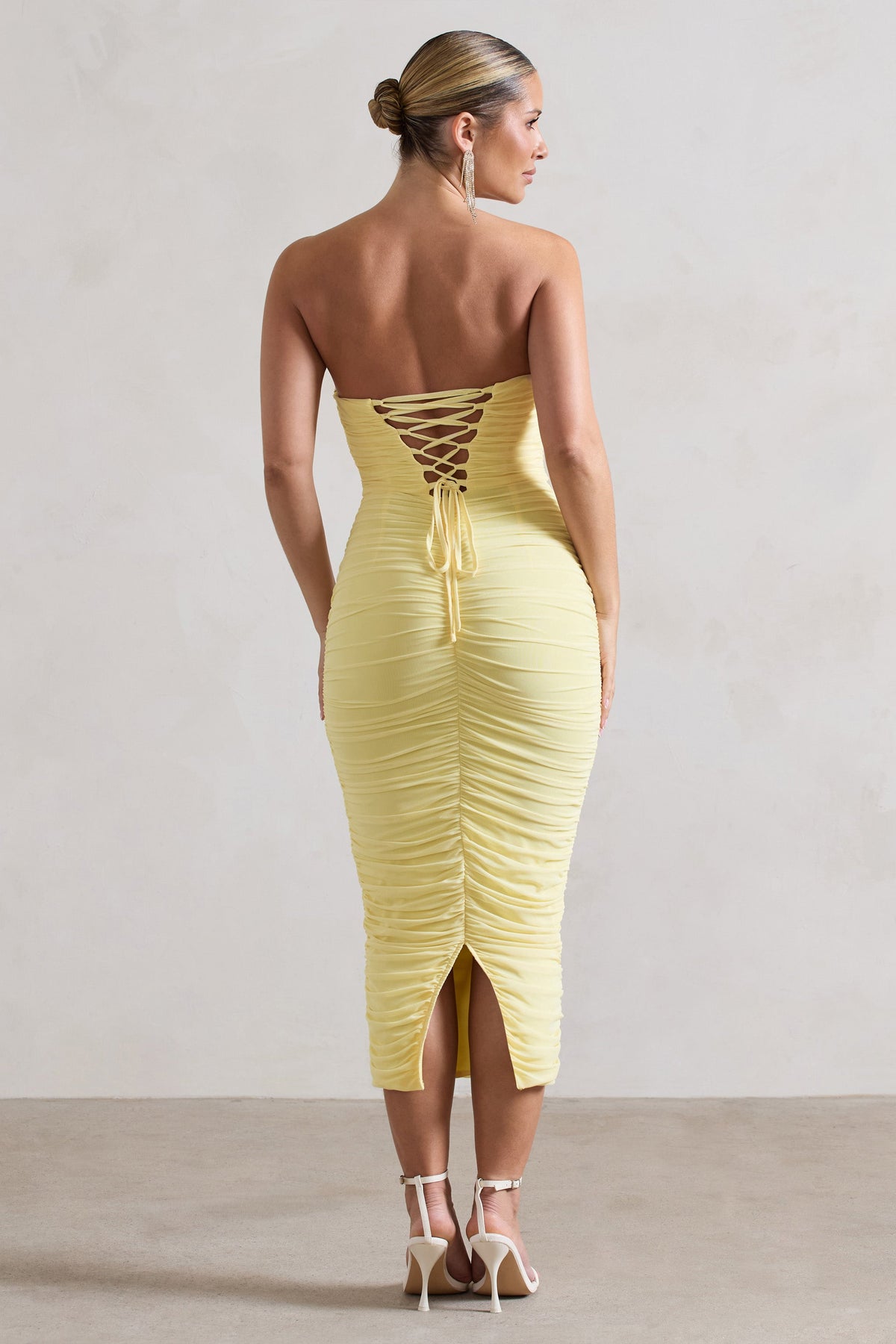 Luvik | Bodycon röyhelö Midi Putkimekko halkiolla Takana Velaca