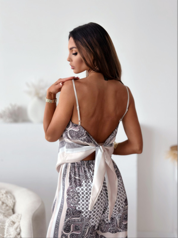 Luvik | Uusi motetrykt cami-bustier-yliosa kukkalahkeiden kaksiosainen asu