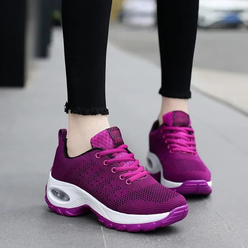 Luvik | Ergonomic shoes for healthcare with foot support and wide toe box