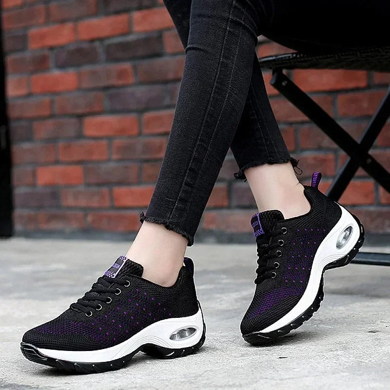 Luvik | Ergonomic shoes for healthcare with foot support and wide toe box