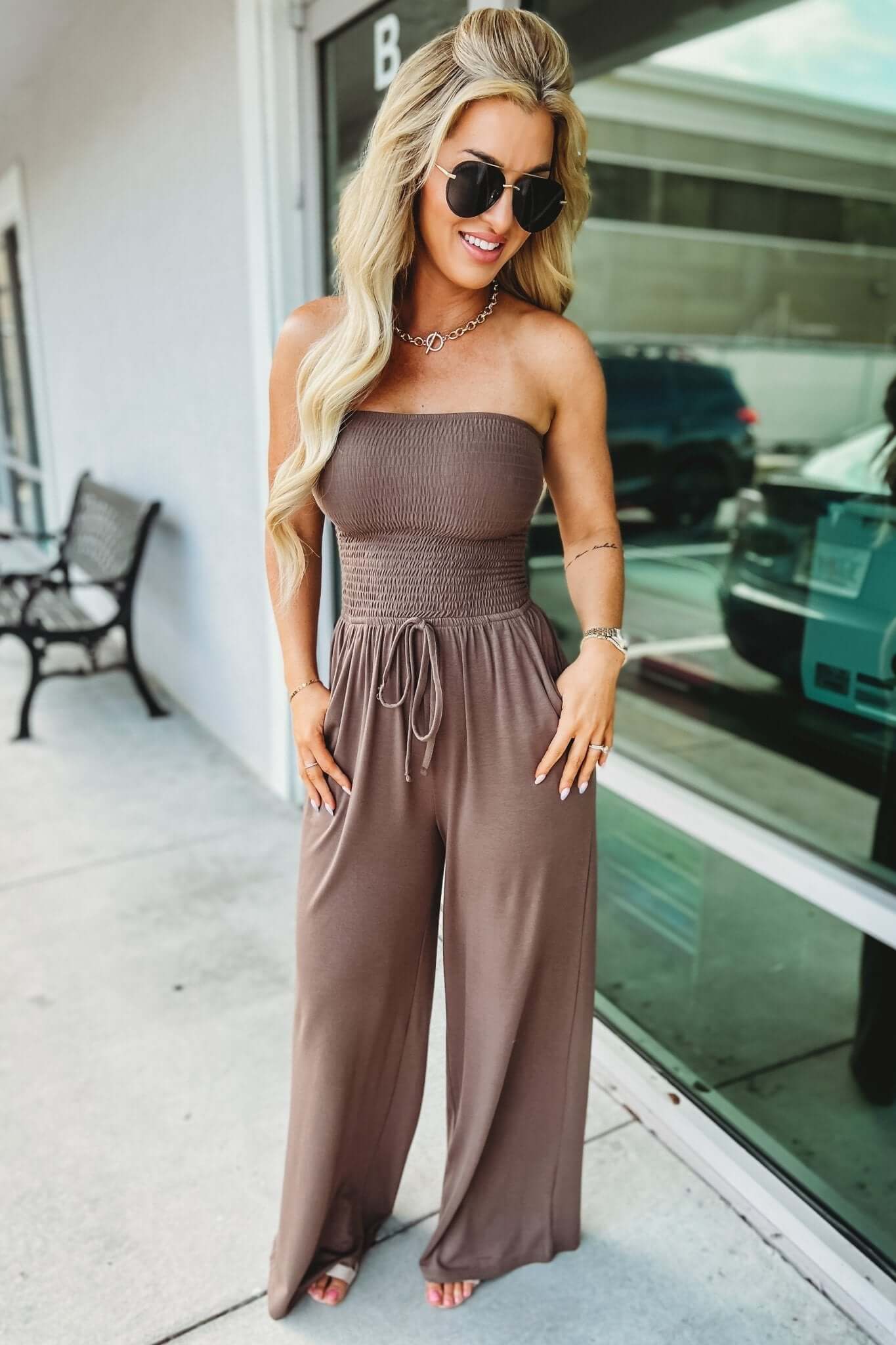 Luvik | Trendikäs Olkapää Jumpsuit
